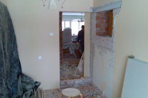 34.Ukse ava  kandvas seinas korterelamus.jpg